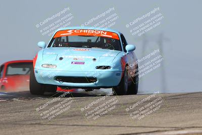 media/Oct-26-2025-CalClub SCCA (Sun) [[8ce1e69566]]/Group 5/Grapevine/